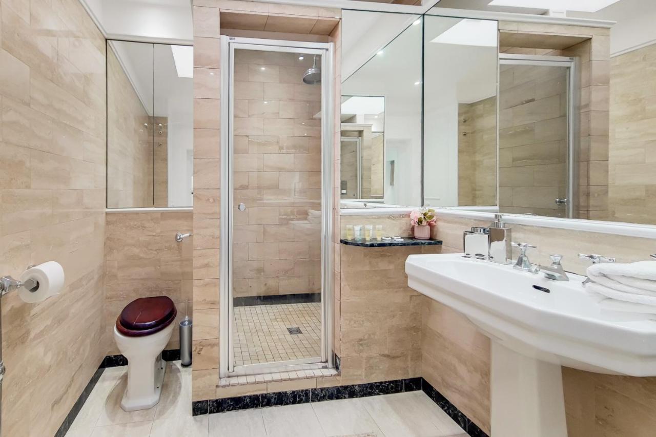 Eee Apartment London Bagian luar foto