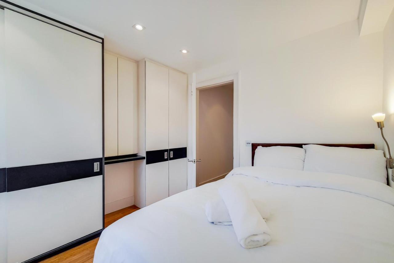 Eee Apartment London Bagian luar foto
