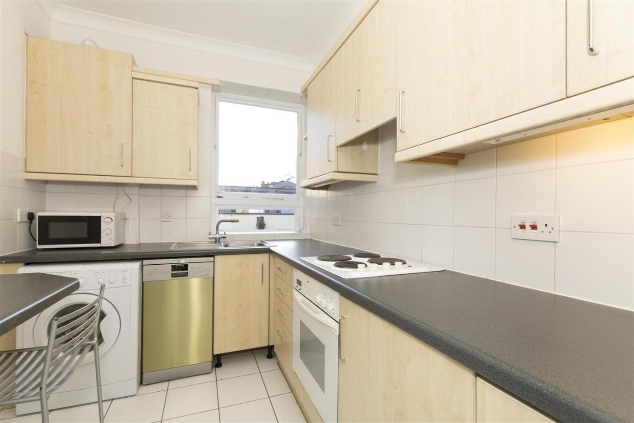 Eee Apartment London Bagian luar foto