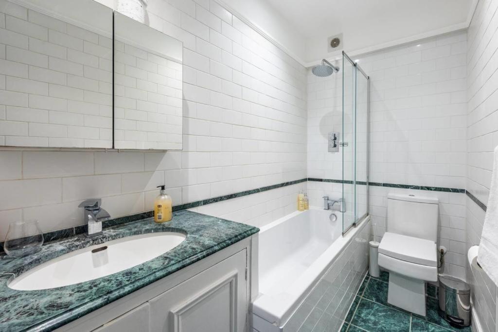 Eee Apartment London Bagian luar foto