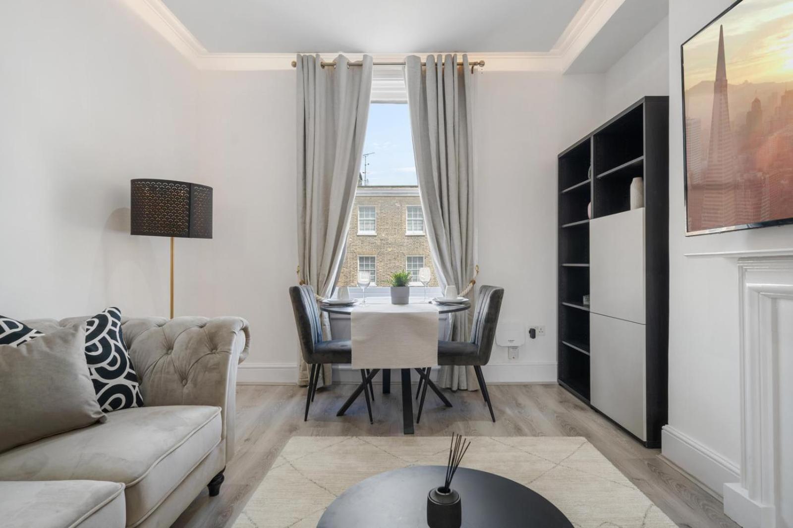 Eee Apartment London Bagian luar foto