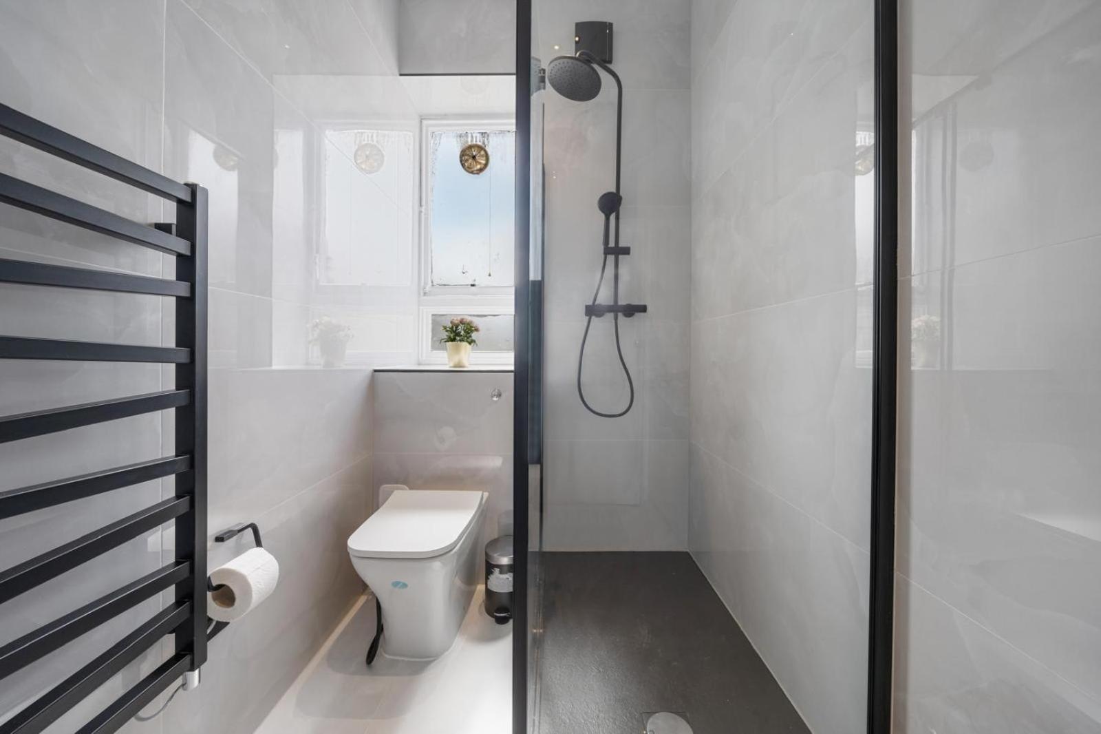 Eee Apartment London Bagian luar foto